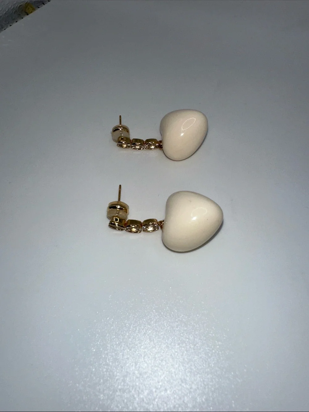 Fashion Jewelry Gold-Tone Chain Earrings with Cream Heart Drops